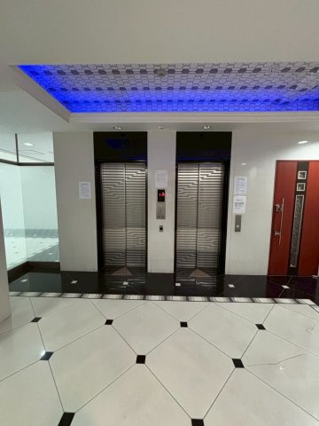 福岡市博多区博多駅南２丁目の賃貸マンションのエントランス