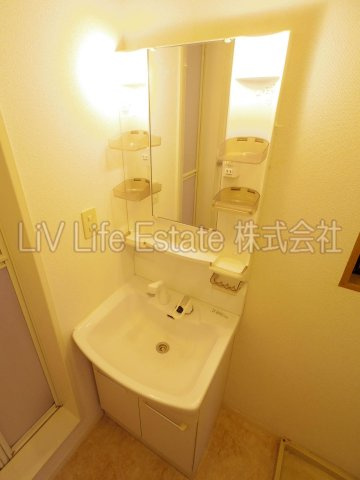 西東京市中町３丁目のアパートの洗面所