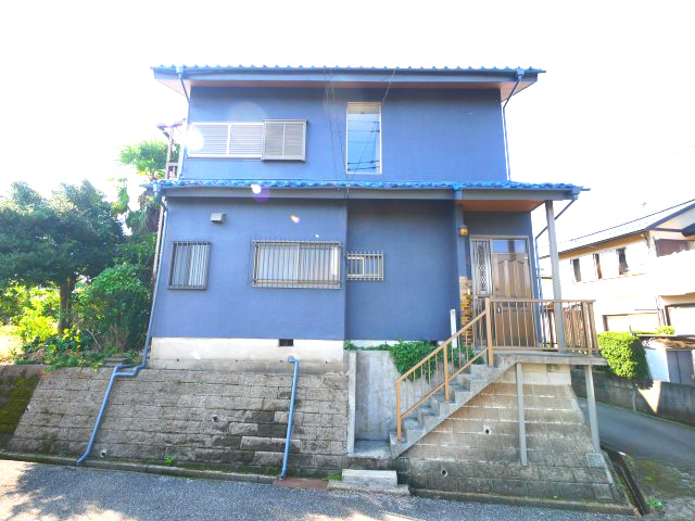 八街市八街ろ　中古戸建の外観|内外リフォーム済み令和7年6月  ユニットバス リビング約15.2帖 車庫1台高さ制限1.6m以下