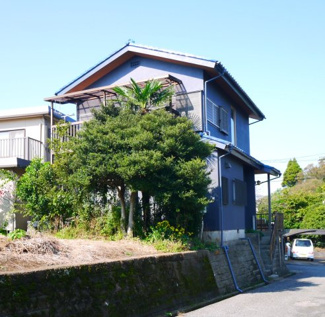 【庭】 | 八街市八街ろ　中古戸建 | 内外リフォーム済み令和7年6月  ユニットバス リビング約15.2帖 車庫1台高さ制限1.6m以下