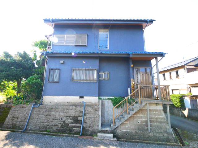 八街市八街ろ　中古戸建の外観|内外リフォーム済み令和7年6月  ユニットバス リビング約15.2帖 車庫1台高さ制限1.6m以下