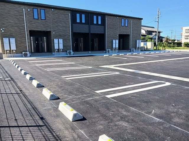 リーフⅡの駐車場