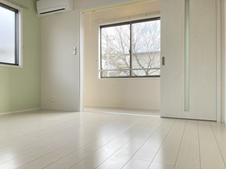 【洋室】 | ゼファー　B棟 | 別室写真