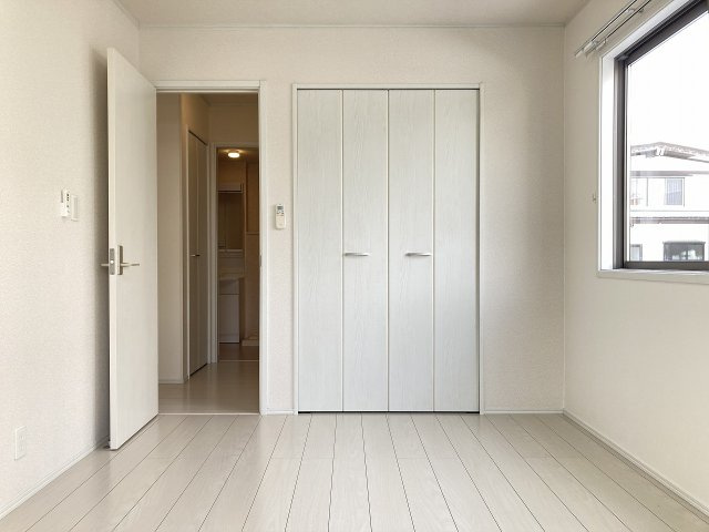 ゼファー　B棟の洋室
