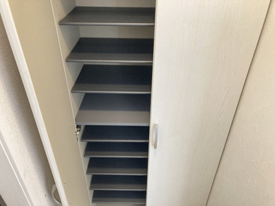 【玄関】 | ゼファー　B棟