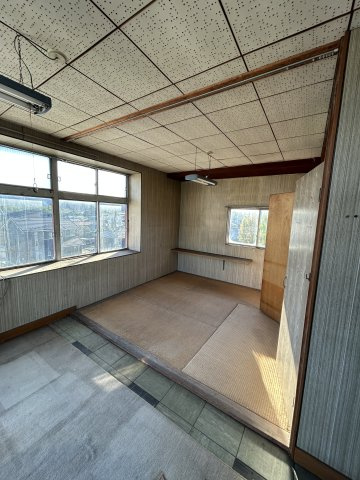 足利市小俣町の一戸建ての洋室