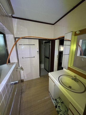 足利市小俣町の一戸建ての洗面所