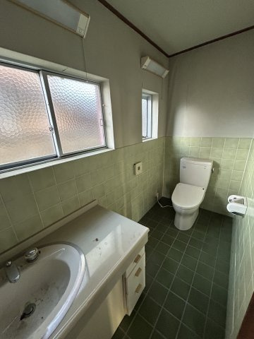 足利市小俣町の一戸建てのトイレ