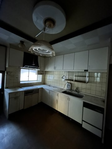 足利市小俣町の一戸建てのキッチン