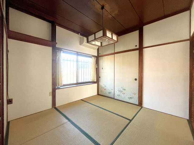 西宮浦町貸家の和室