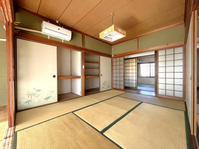 西宮浦町貸家の和室