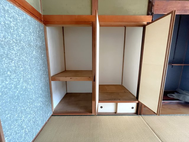 西宮浦町貸家の和室