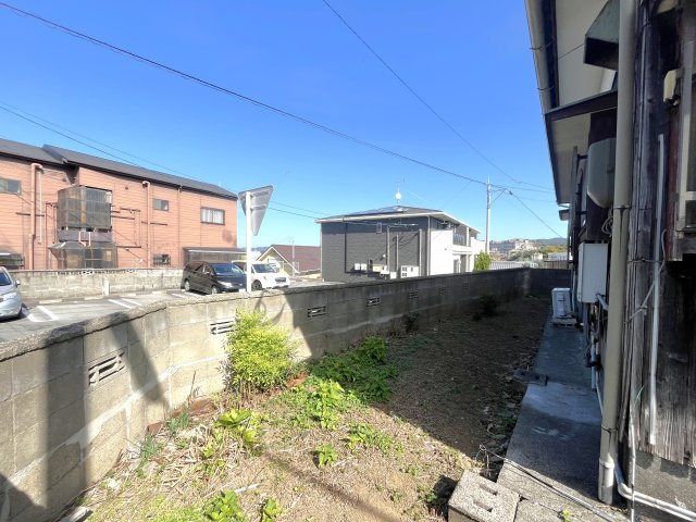 西宮浦町貸家の庭