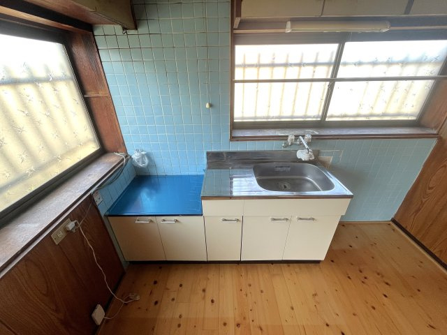 西宮浦町貸家のキッチン