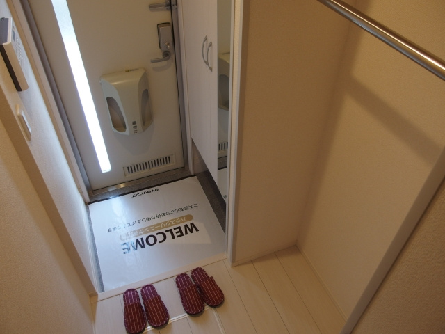 プロニティ鴨田の玄関