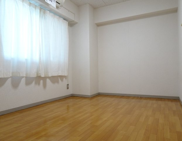 竹中ビルの洋室