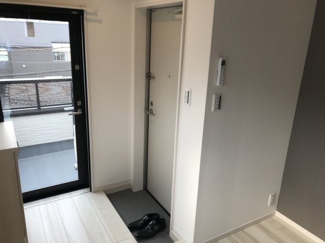 ＭＥＬＤＩＡ松島四丁目の玄関