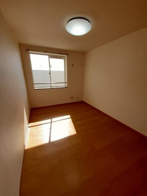 【内装】 | エレガント西青 | 明るい色調の室内です