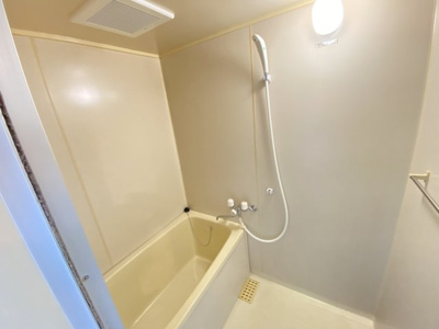 【浴室】 | ロイヤルヘルツ