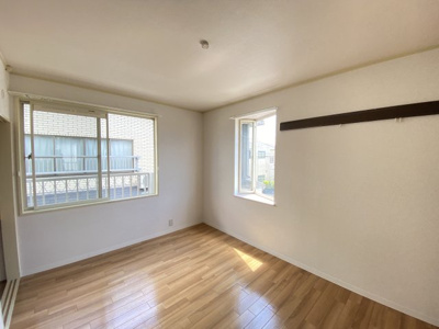 【寝室】 | ロイヤルヘルツ