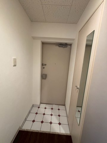 福岡市博多区博多駅南２丁目の賃貸マンションの玄関