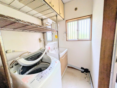 【洗面所】 | 比企郡鳩山町松ヶ丘三丁目　【中古戸建】