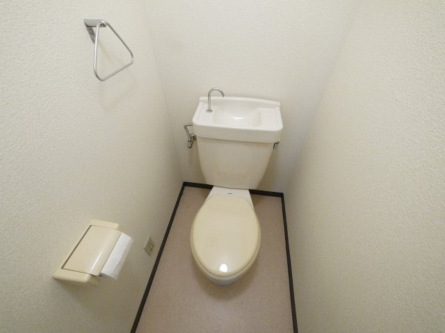 ハイライフ東生駒のトイレ|トイレもきれいです