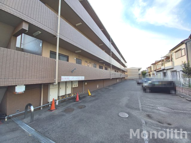 グランエクセル 和泉の駐車場