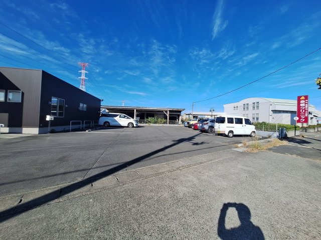 高崎市下小塙町売店舗の駐車場