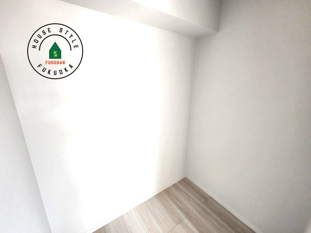 福岡市東区香椎駅東1丁目第3-1棟（1号棟）　の内観：施工例|洋服や大きな荷物が多い方や人数の多いご家族などは、一般的なクローゼットよりもウォークインクローゼットのほうが使い勝手が良いです。