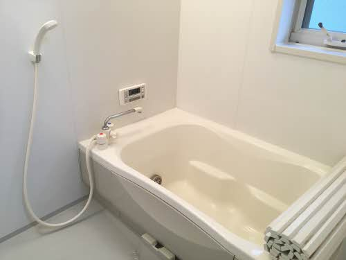 岡山市北区舟橋町のアパートの浴室