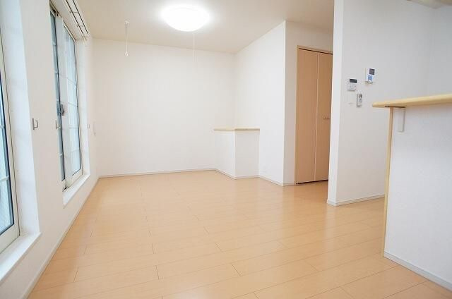 エミナンス南町の居間・リビング