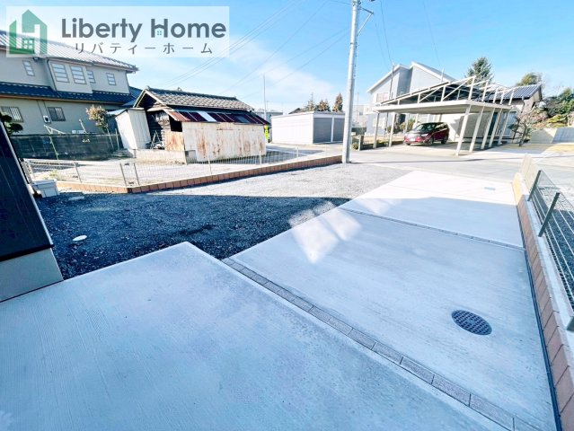 那珂市菅谷16期　新築戸建　2号棟の駐車場