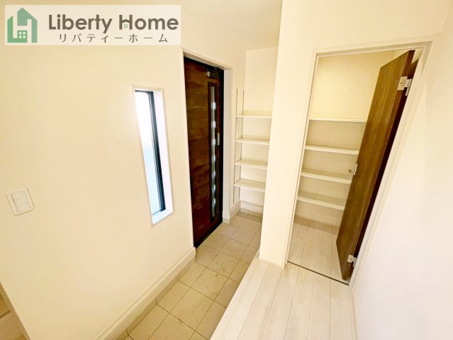 那珂市菅谷16期　新築戸建　2号棟の玄関