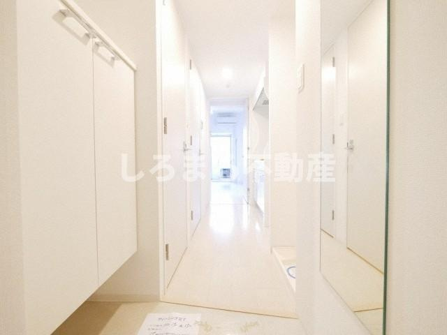 SERENiTE谷四の玄関