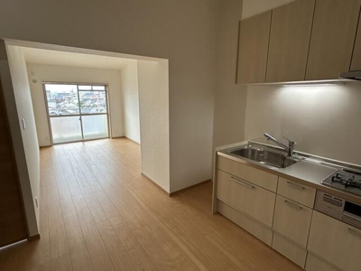 【内装】 | ウエストパレス蕨Ⅱ | 明るい色調の室内です