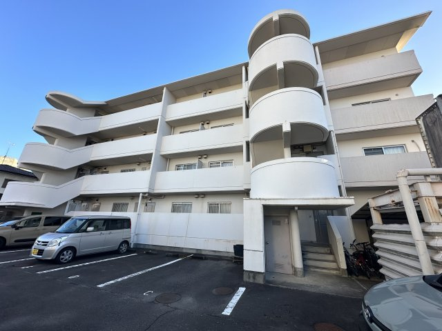 エレガンス青山の外観