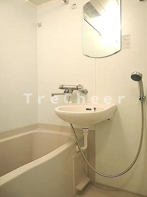 ルーブル高田馬場弐番館の浴室