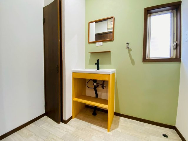 ⼋街市⼋街ろ　中古戸建の脱衣所