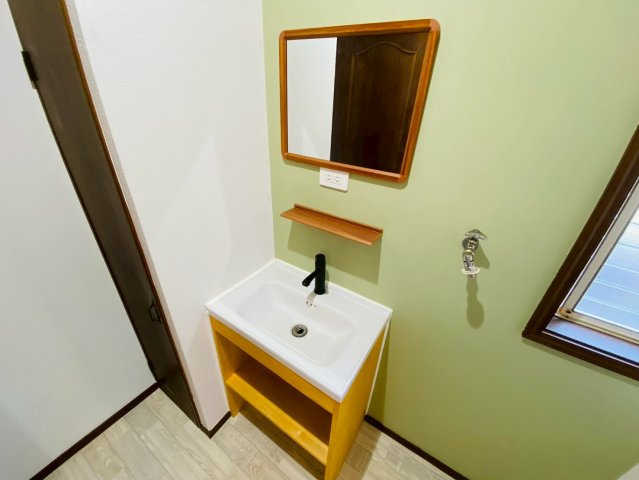 ⼋街市⼋街ろ　中古戸建の独立洗面台