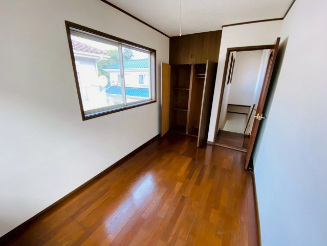 ⼋街市⼋街ろ　中古戸建の洋室