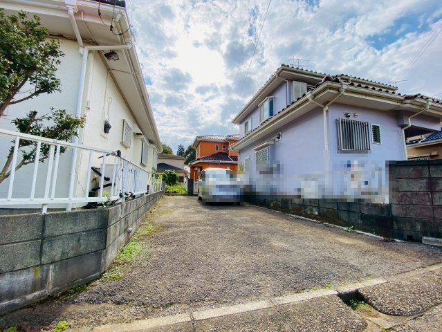 ⼋街市⼋街ろ　中古戸建の前面道路含む現地写真