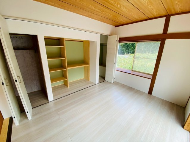 ⼋街市⼋街ろ　中古戸建の洋室