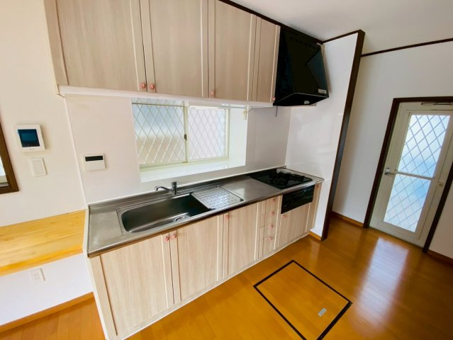 ⼋街市⼋街ろ　中古戸建のキッチン