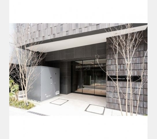 コンフォリア・リヴ東池袋のエントランス