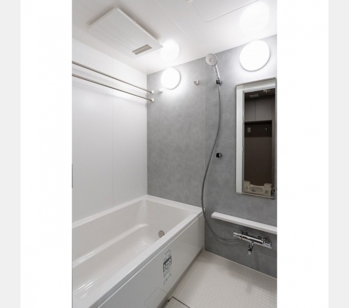 コンフォリア・リヴ東池袋の浴室