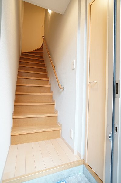 Cube　Ｂの玄関|モニター付きインターホン♪大容量のシューズBOX有り