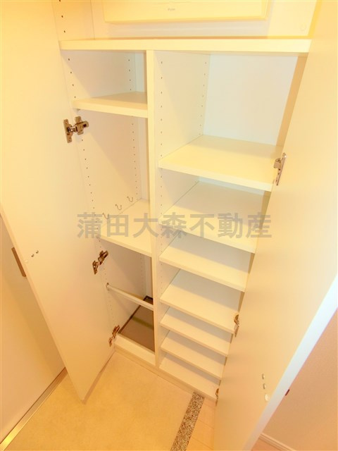 プラウドフラット蒲田Ⅱの収納|玄関収納