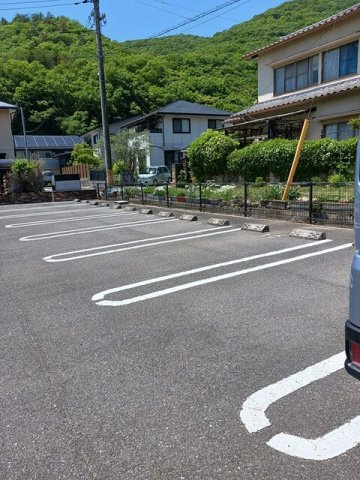 オリーブの駐車場