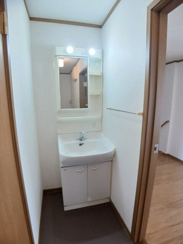 ニュークレストール藤の洗面所